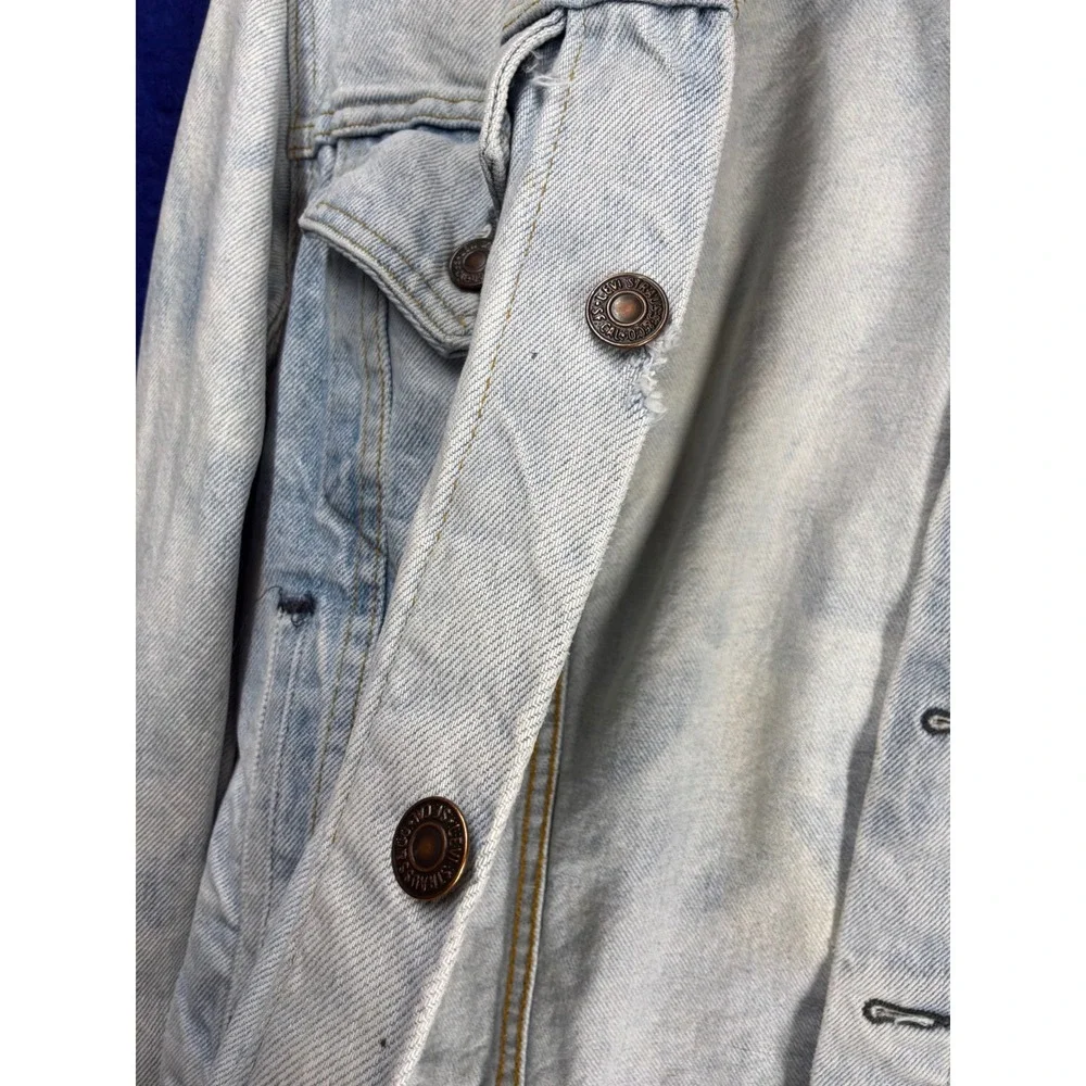 Vintage Mens Levis Denim Trucker Jacket S Light Blue 70506-0214 Made in USA